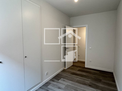 Inmueble en Avenida Sant Joan de les Abadesses    baixos, Girona