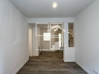 Inmueble en Avenida Sant Joan de les Abadesses    baixos, Girona