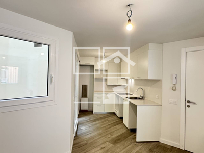 Inmueble en Avenida Sant Joan de les Abadesses    baixos, Girona