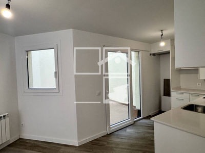 Inmueble en Avenida Sant Joan de les Abadesses    baixos, Girona