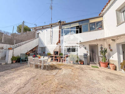 Inmueble en Calle Fuente de Santa Teresa Número 1  , Barcelona